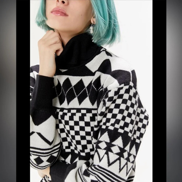 Urban Outfitters Black & Cream Geometric Print Oversized Knit Turtleneck M - Picture 5 of 9